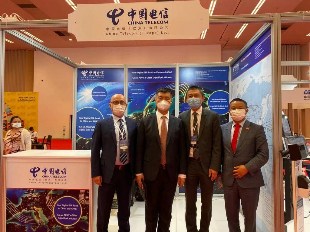 (From left) Representative from China Telecom (Turkey) Mr Aiti TE, Counselor of the People's Republic of China in Turkey Mr Yuhua LIU, General Manager of China Telecom (Turkey) Mr Wei XIAO, Chairman of the Board of the China Industry and Business Association Mr Yanquan Zhou in front of China Telecom (Europe)’s booth